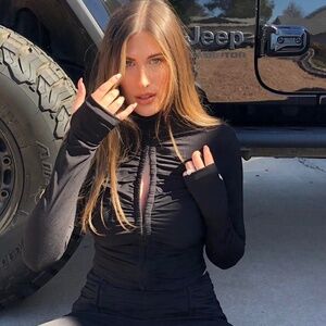 🔥 Iconic I.AM.GIA two-piece set (Top and Pants)